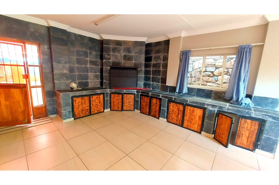 6 Bedroom Property for Sale in Ifafi North West